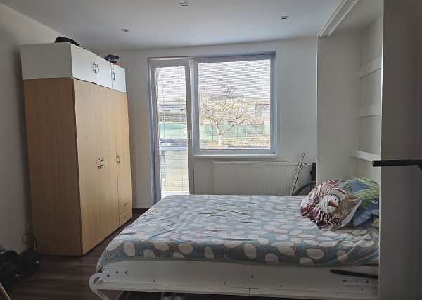 3 izb. byt. jednotka v RD, kompletná rekonštrukcia, 87 m², garáž, pivnica, skladové priestory s pozemkom 333 m2