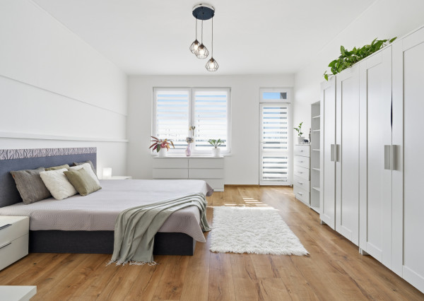 Na prenájom 3-izbový byt s 2 balkónmi a 2 parkingami, Ružinov