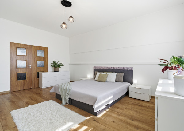 Na prenájom 3-izbový byt s 2 balkónmi a 2 parkingami, Ružinov