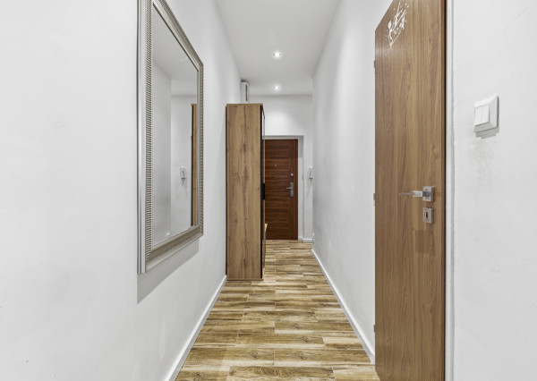 Na prenájom 3-izbový byt s 2 balkónmi a 2 parkingami, Ružinov