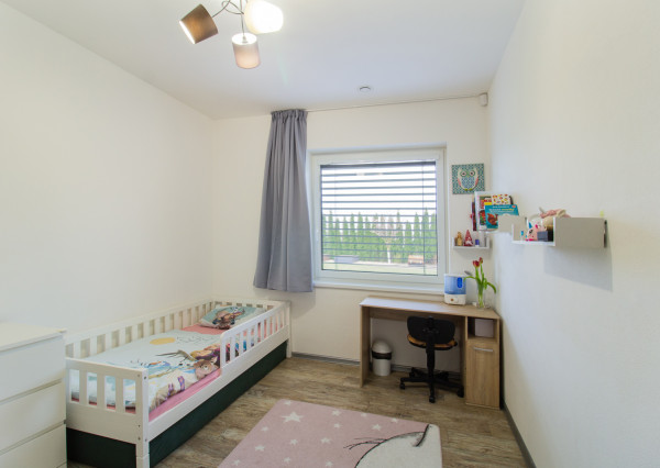 Na prenájom moderný 4-izbový bungalov v obci Beňadiková