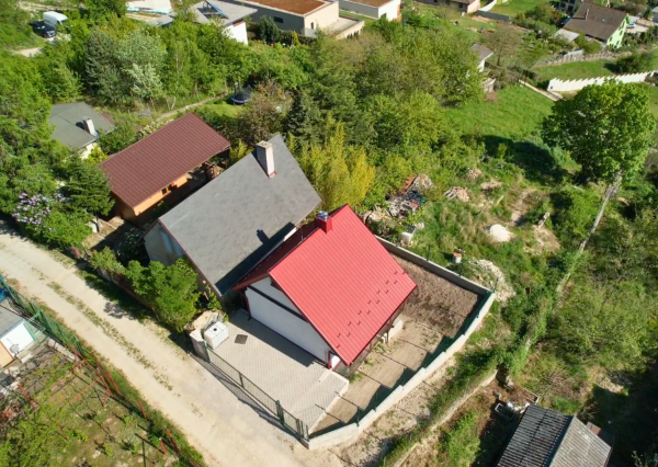 ZNÍŽENÁ CENA:Na predaj chata s panoramatickým výhľadom na Bratislavu