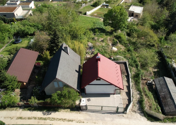 ZNÍŽENÁ CENA:Na predaj chata s panoramatickým výhľadom na Bratislavu