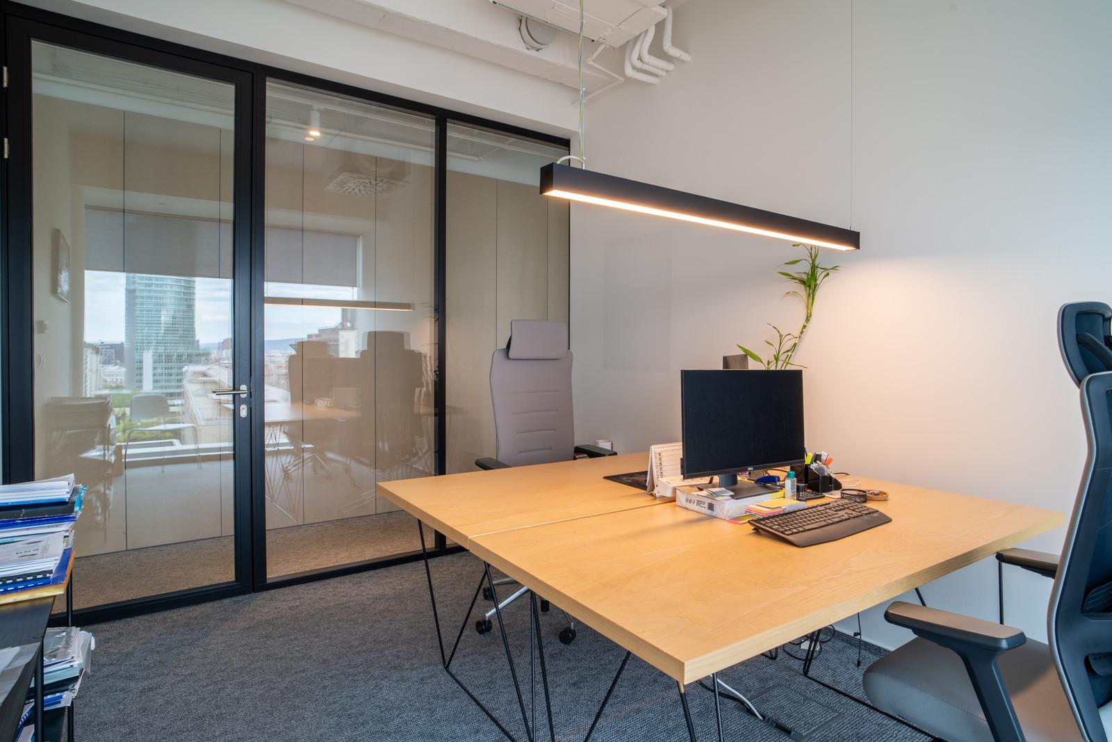 Na prenájom kompletne zariadený kancelársky priestor v Park One v Bratislave