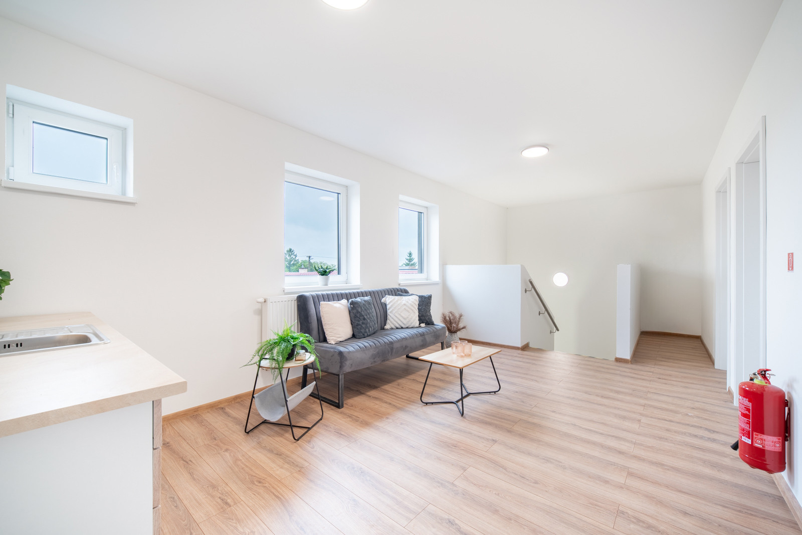 Na prenájom komerčné priestory v centre obce Veľké Leváre