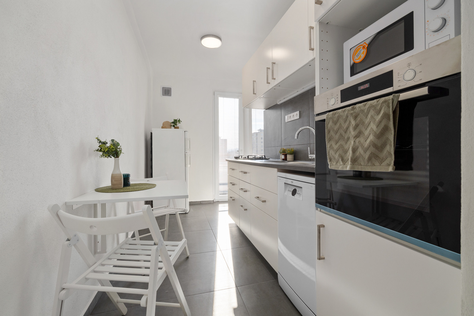 Na prenájom moderný 2-izbový byt v Bratislave - Riazanská