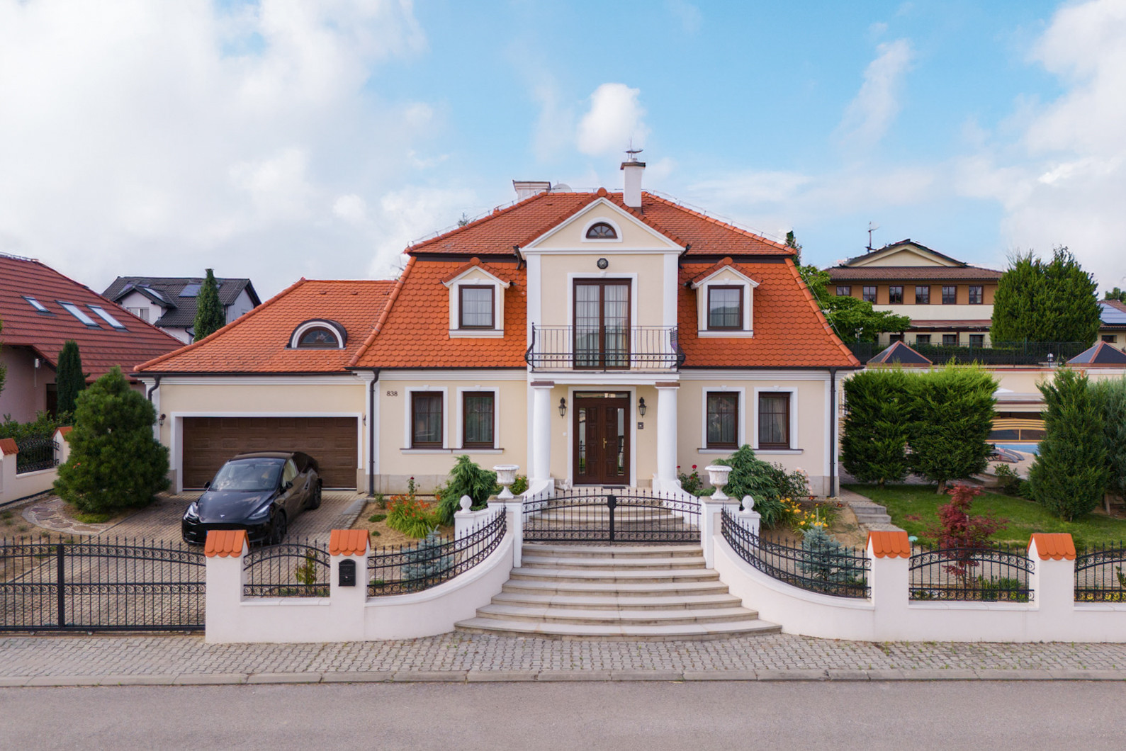 Na predaj nadštandardný rodinný dom s bazénom, Soblahov