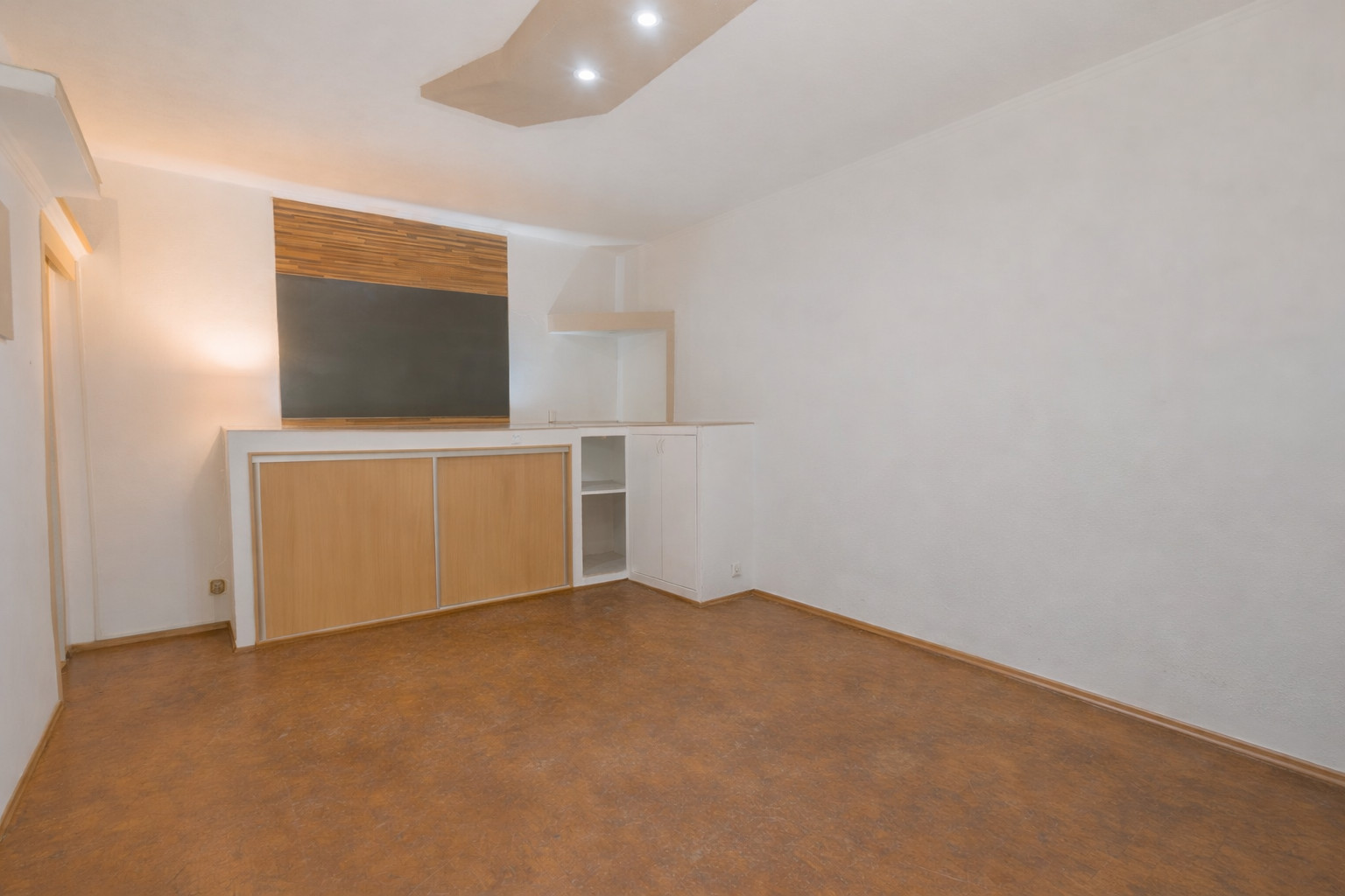 Na predaj 2-izbový byt s loggiou a balkónom v Žiline