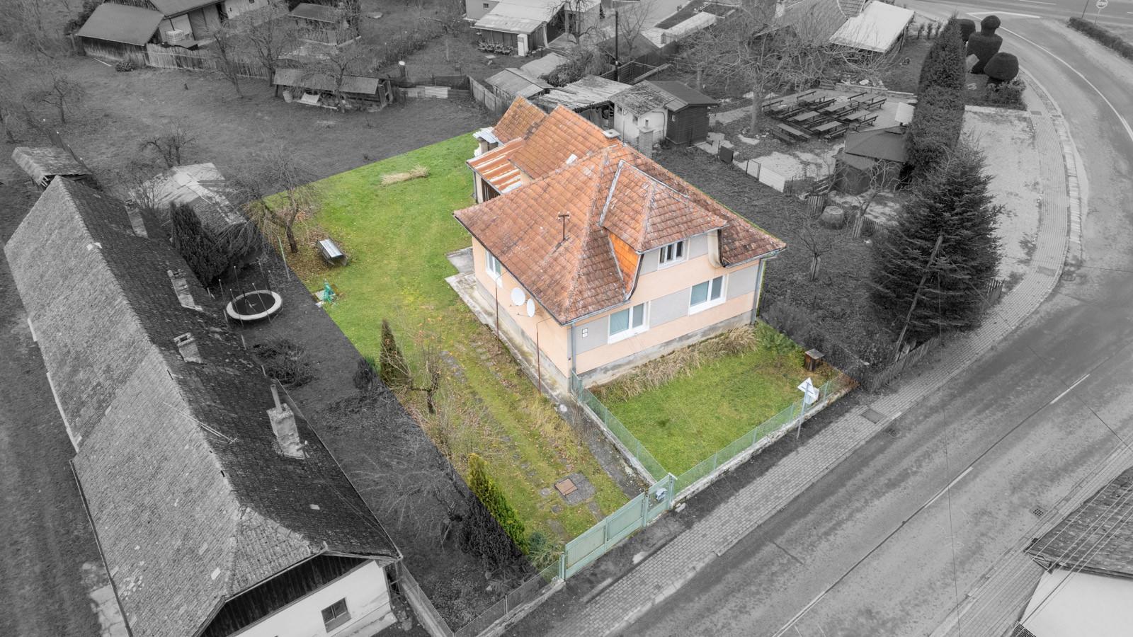 Na predaj rodinný dom vhodný na rekonštrukciu v Uhrovci