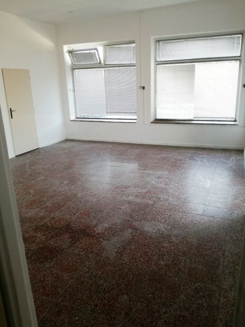 Na prenájom /výrobno-skladovacie priestory/ Prusy