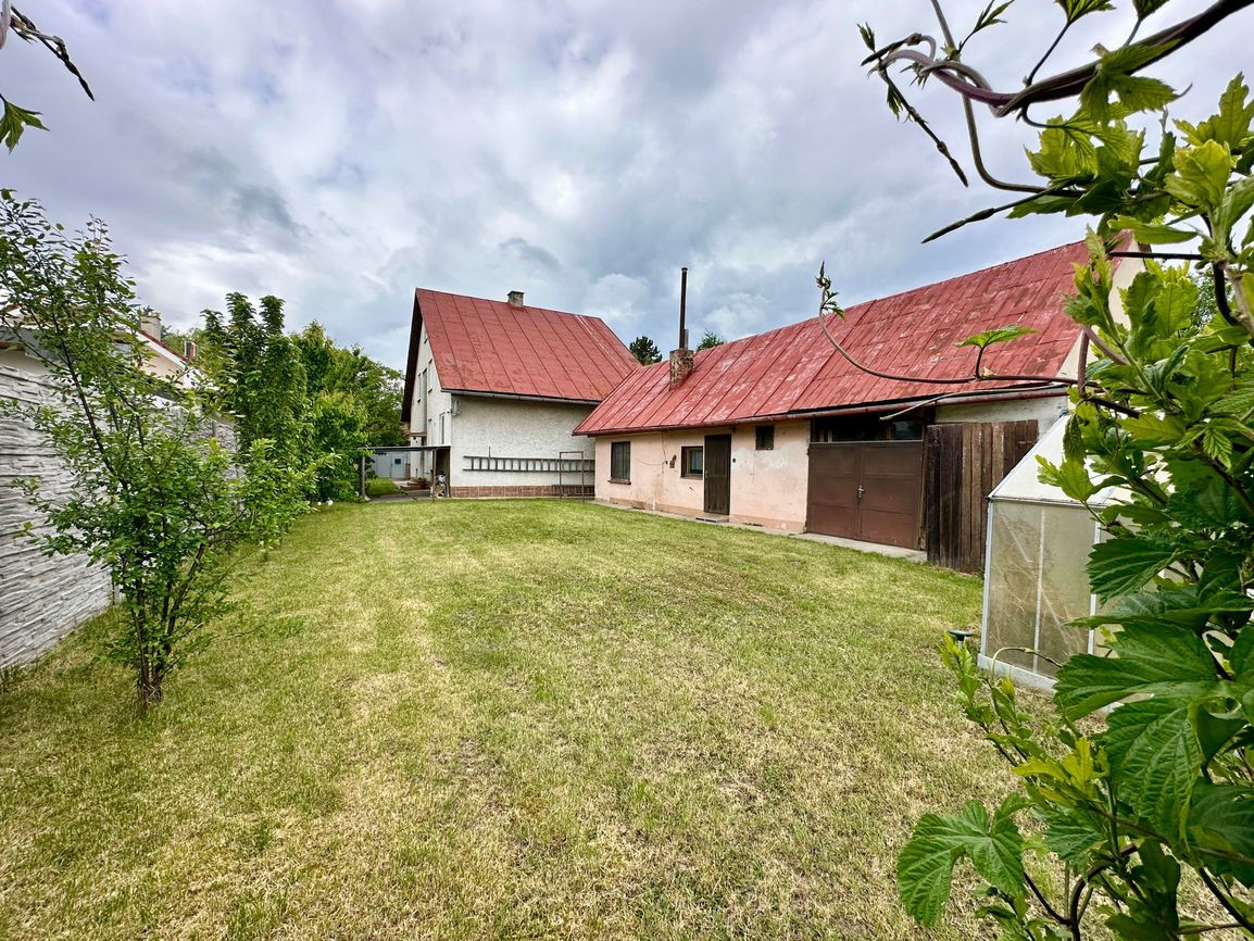 VIDEO, ZNÍŽENÁ CENA 10-izbový rodinný dom, ÚP 340m2, pozemok 638m2