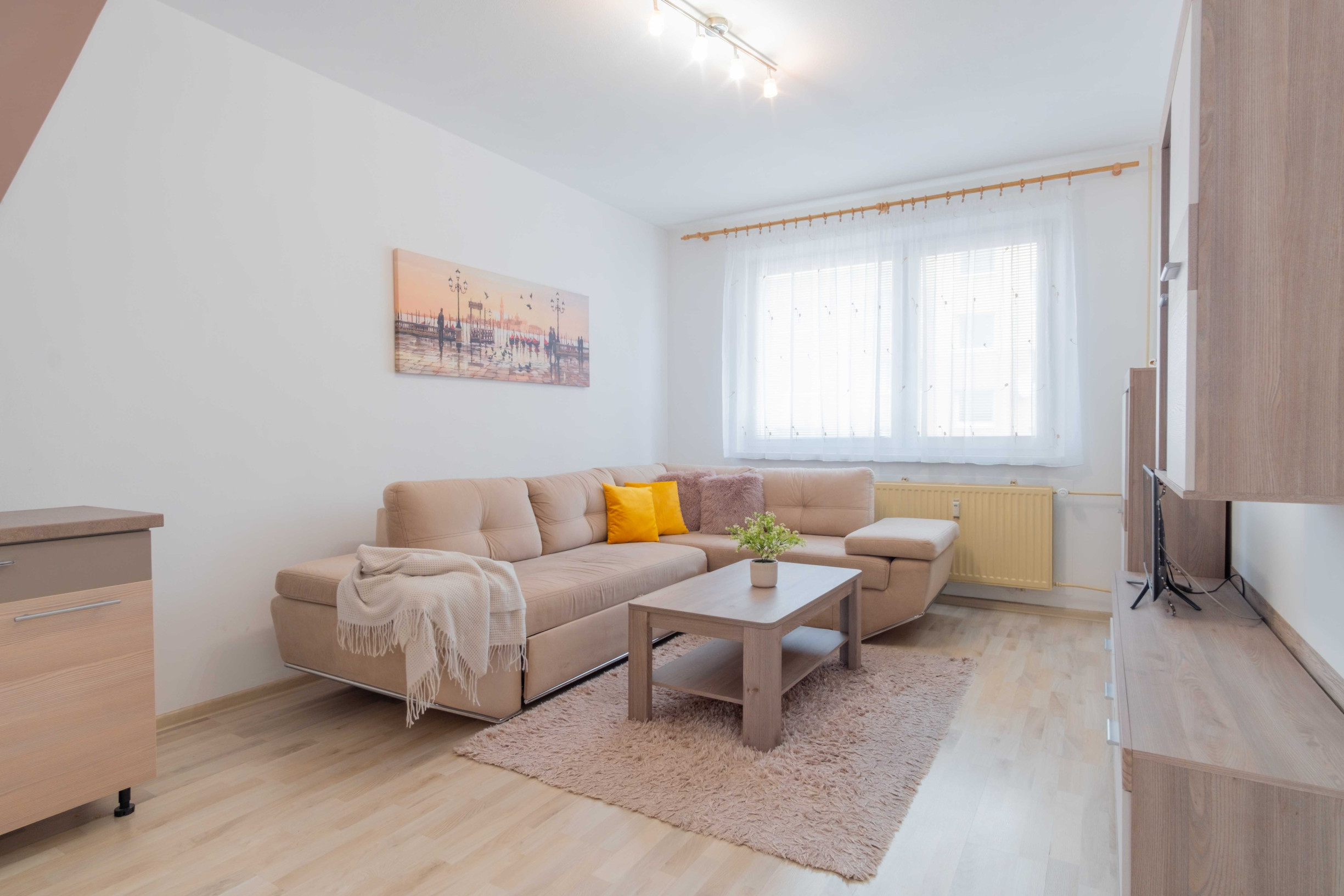 Na prenájom zariadený 2- izbovvý byt v Levoči