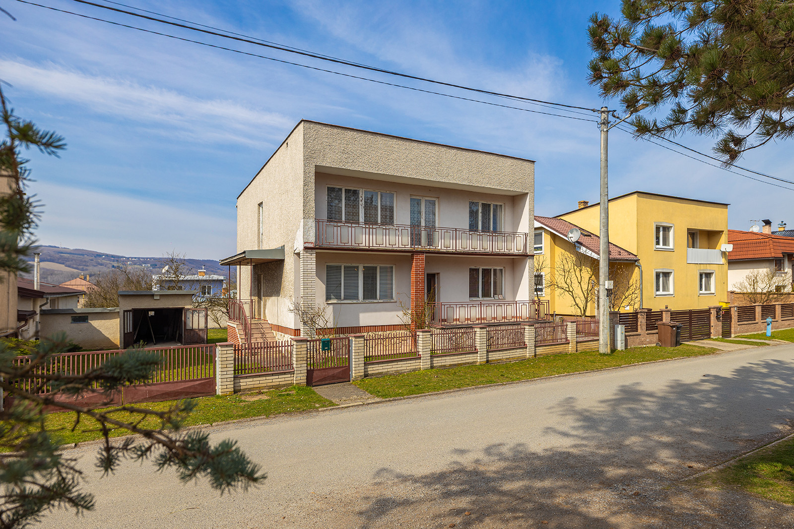 Na predaj viacgeneračný rodinný dom s potenciálom v Stropkove