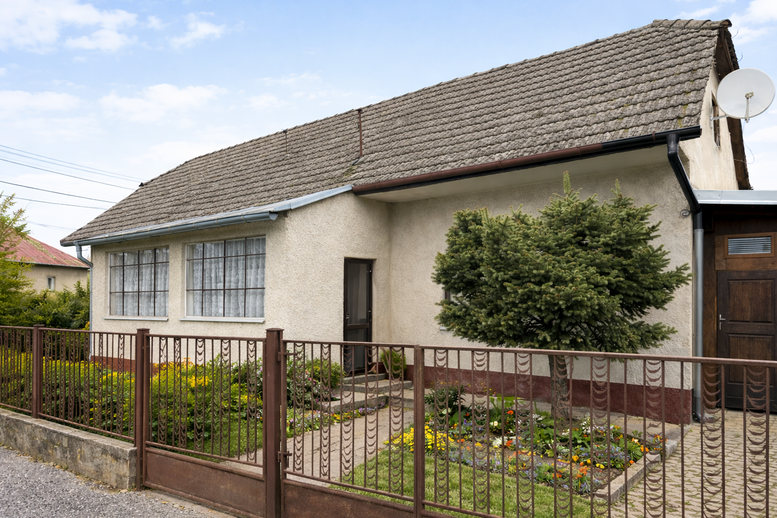 Na predaj 2-izbový rodinný dom v meste Trenčín - Kubrá