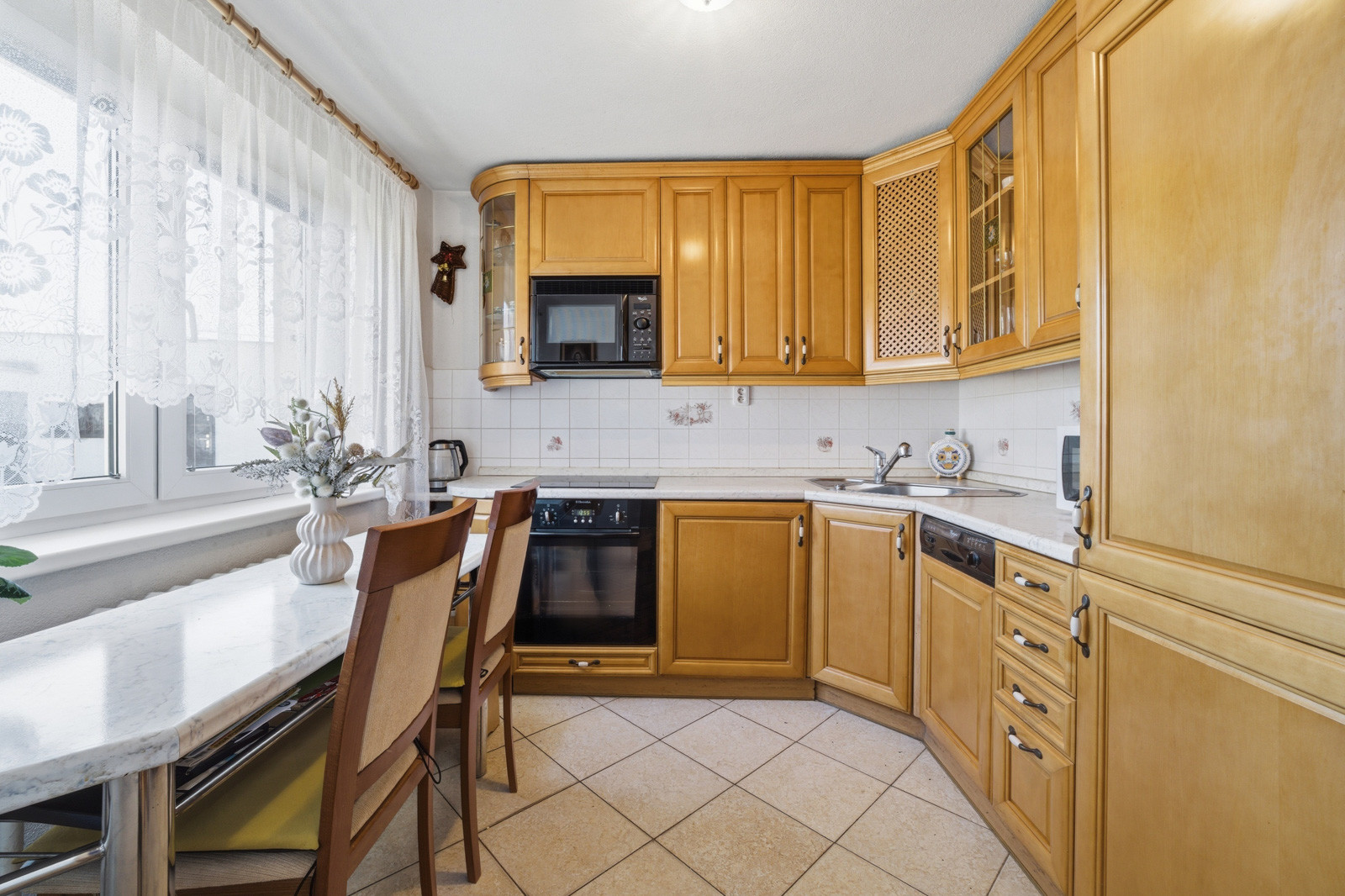 Na predaj samostatne stojaci 5-izbový rodinný dom v obci Jablonové