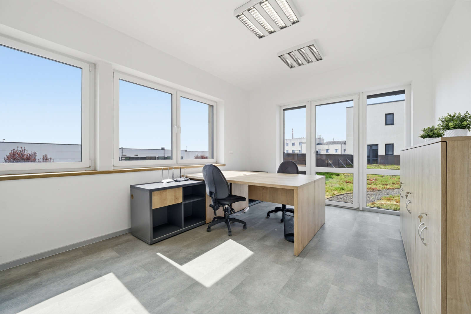 Na prenájom dve kancelárie na Zavarskej ulici v Trnave