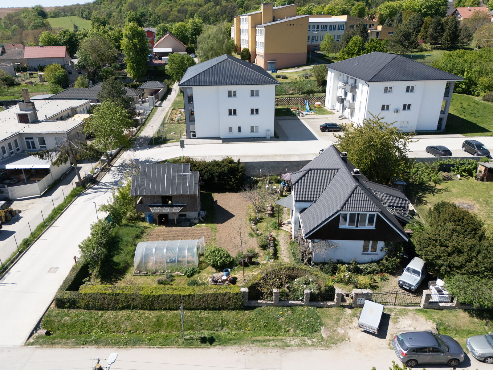 Na predaj čiastočne zariadený dom v obci Horné Otrokovce